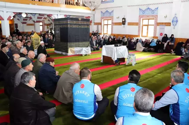 Sivas'ta Hac Adaylarına Eğitim Semineri Düzenlendi