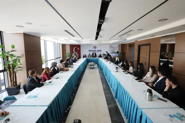 Sağlık-Sen Üyeleri Hukuki Danışmanlık İçin Buluştu