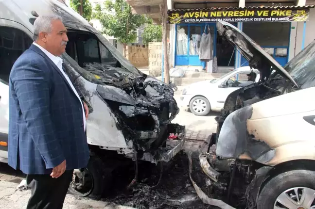 Şanlıurfa'da Araç Kundaklama Olayı: 9 Araç Yakıldı, Bir Kişi Bıçaklandı