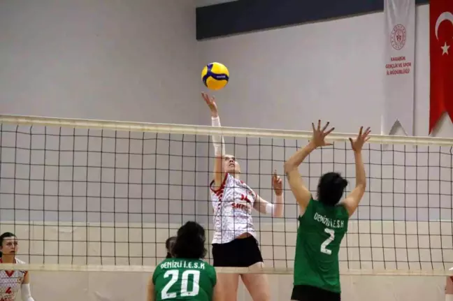 İşitme Engelliler Voleybol Türkiye Şampiyonası Devam Ediyor