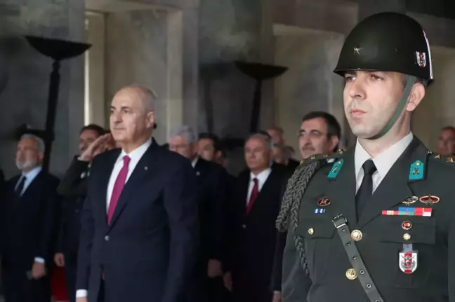 TBMM Başkanı Kurtulmuş, 23 Nisan'da Anıtkabir'i ziyaret etti