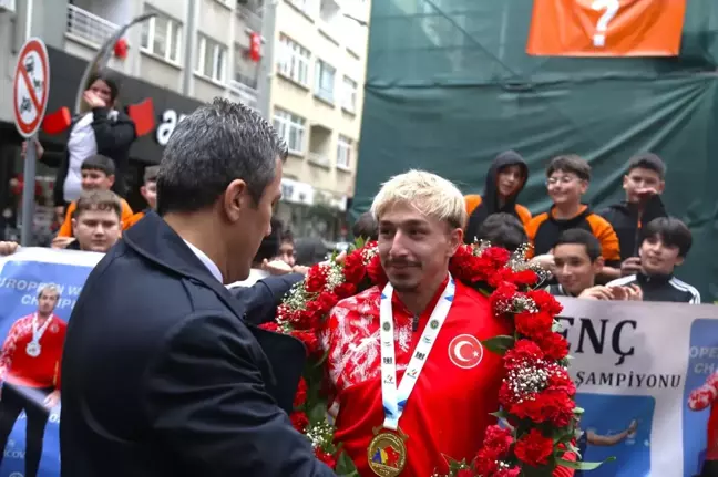 Yusuf Fehmi Genç Avrupa Halter Şampiyonu Olarak Ordu'da Coşkuyla Karşılandı