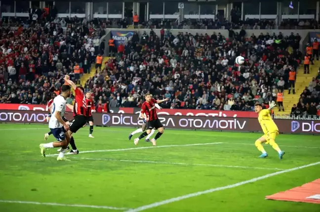 Gaziantep FK, Fenerbahçe'yi 1-0 Mağlup Etti