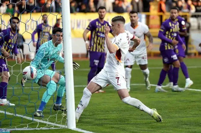 Roland Sallai, Eyüpspor Maçında Galatasaray'ın İlk Golünü Attı