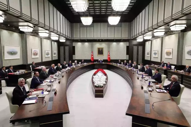 Cumhurbaşkanlığı Kabinesi, Cumhurbaşkanı Recep Tayyip Erdoğan başkanlığında Cumhurbaşkanlığı Külliyesi'nde toplandı.