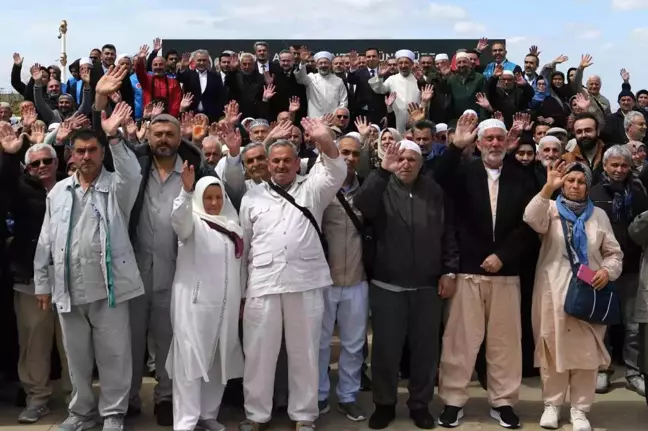 Diyanet, Hacı Adaylarını Uğurladı
