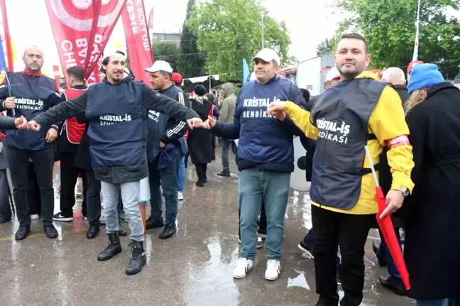 1 Mayıs Emek ve Dayanışma Günü Balıkesir'de Coşkuyla Kutlandı