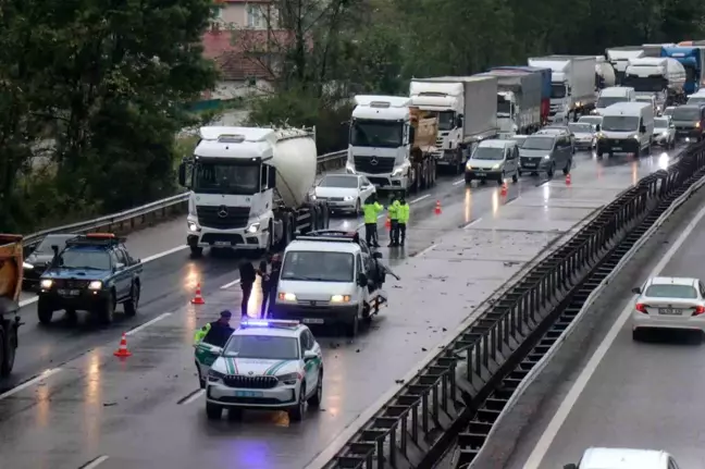 Sakarya Geçişinde Yağış Sebebiyle Zincirleme Kazalar