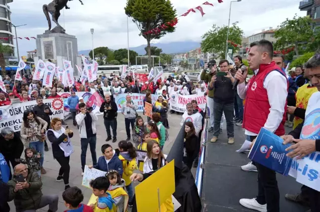 Edremit'te 1 Mayıs Emek ve Dayanışma Günü kutlandı