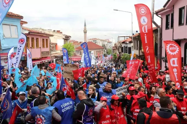 Eskişehir'de 1 Mayıs İşçi Bayramı Coşkuyla Kutlandı