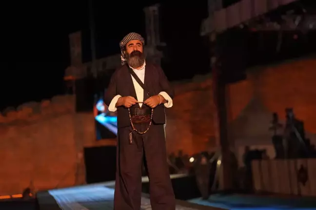 Gazeteci ve Aktör Halil Azizoğlu, Kürt Kıyafetleri Festivali'nde Şırnak'ı Temsil Etti