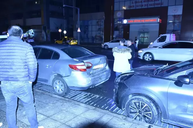 İzmir'de Trafik Kazası: 3 Araç Hasar Gördü, 1 Yaralı