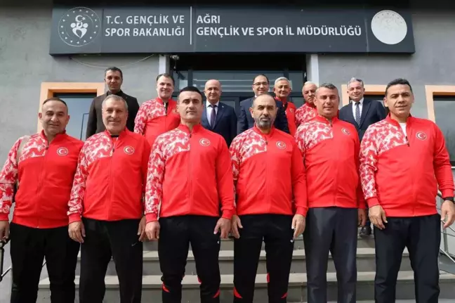 Türkiye Karate Milli Takımı'ndan İl Müdürü Çelebi'ye Teşekkür Ziyareti