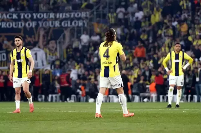 Fenerbahçe'nin Çağlar Söyüncü'sü Cezalı Duruma Düştü