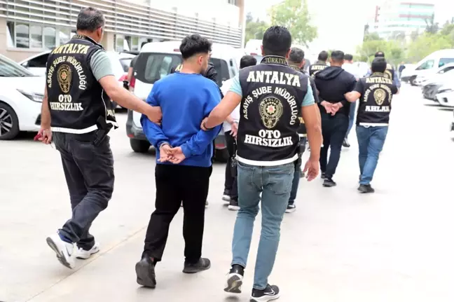 Antalya'da Asayiş Uygulamaları: Bin 835 Şahıs Yakalandı