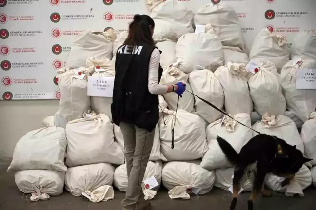 Kapıkule Sınır Kapısı'nda 233 Kilogram Uyuşturucu Ele Geçirildi