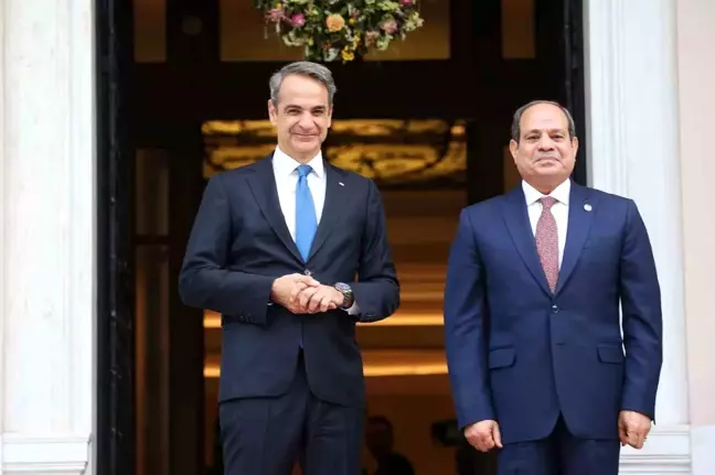 Mısır Cumhurbaşkanı Sisi, Yunanistan'da Başbakan Miçotakis ile Görüştü