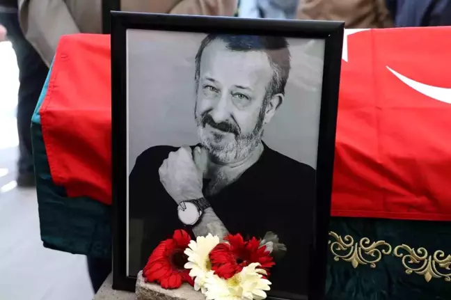 Usta Sanatçı Naşit Özcan Son Yolculuğuna Uğurlandı