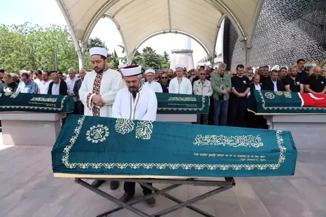 Yazar Süha Oğuzertem Yangın Sonucu Hayatını Kaybetti