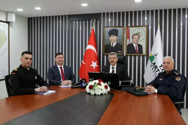 Artvin'de Güvenlik ve Asayiş Bilgilendirme Toplantısı Düzenlendi