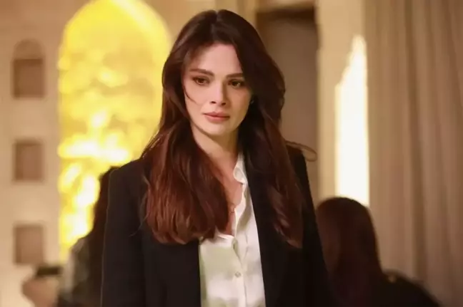 Aşk dolu kareler! İşte Uzak Şehir'in Alya'sı Sinem Ünsal'ın gerçek hayattaki sevgilisi