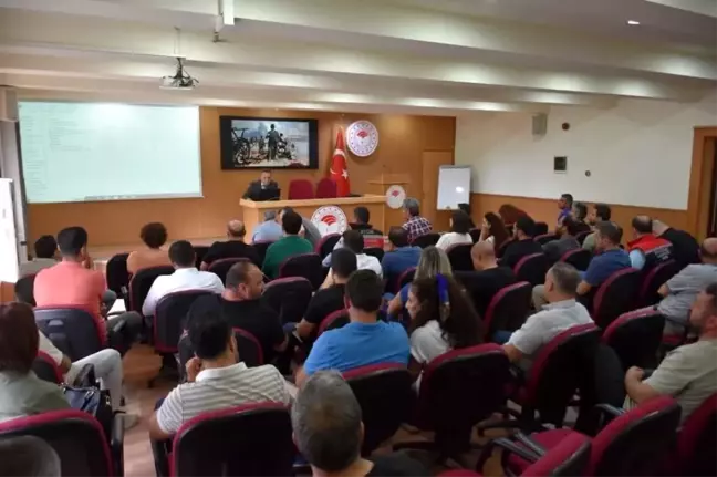 Aydın'da Veterinerlere Numune Alma Teknikleri Eğitimi