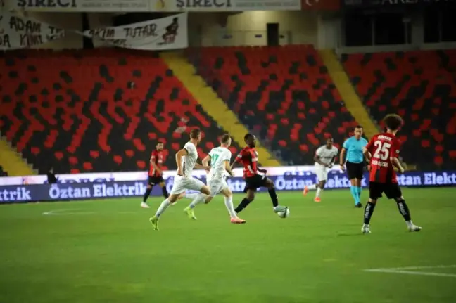 Gaziantep FK ve Alanyaspor'un Golsüz Mücadelesi