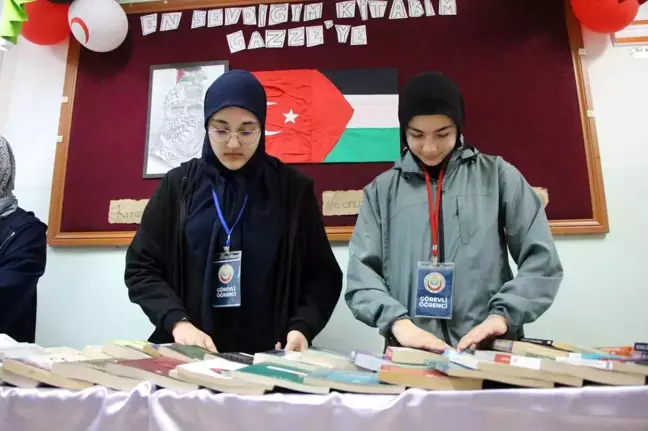 Amasyalı öğrenciler Gazze'deki çocuklar ve annelerine destek için kitap sattı