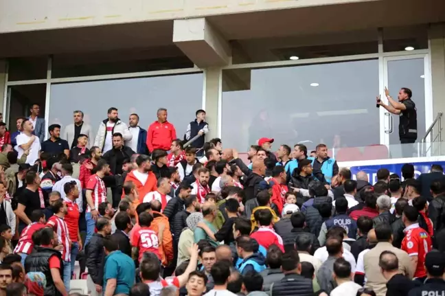 Sivasspor Taraftarları Yönetimi İstifaya Davet Etti