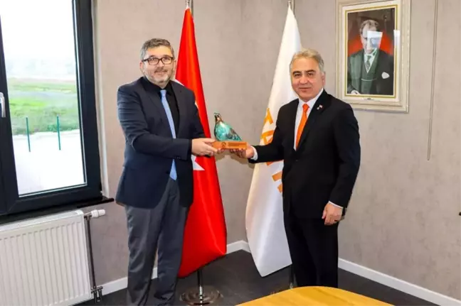 BŞEÜ Rektörü, Yağ Rafinesi Fabrikasını Ziyaret Etti