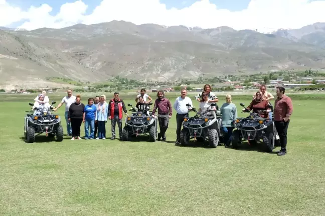 Engelsiz Yaşam Merkezi'nde Yamaç Paraşütü ve ATV Etkinliği