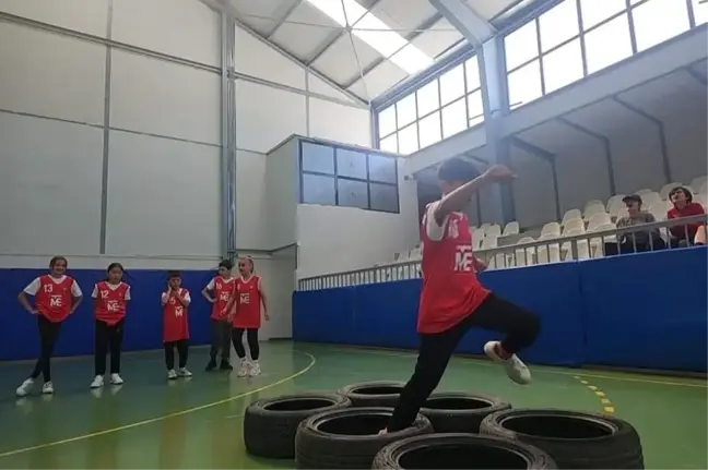 Bilecik'te Ortaokullar Arası Parkur Yarışması Heyecanı