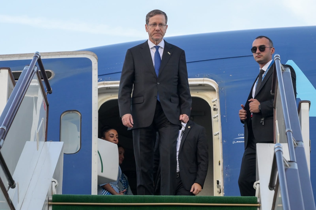 Herzog'u Bakü'ye taşıyan uçak Türk hava sahasından geçti! İsrail'in talepte bulunmadığı ortaya çıktı