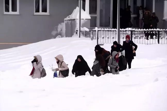 Akademisyen ve Gazeteciler Başkanlık Sistemini Tartıştı