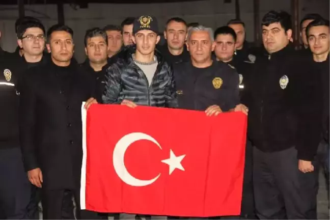 Altın Yumruk', Çevik Kuvvet'i Ziyaret Etti