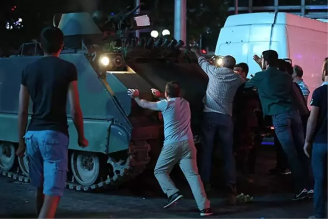 Haliç Köprüsü Üzerine 2 Adet Askeri Tank Çıkaran Askerlere Yönelik İddianame Tamamlandı