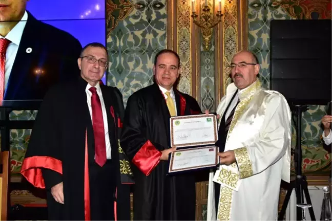 İü'den Arnavutluk Cumhurbaşkanı'na Fahri Doktora Unvanı