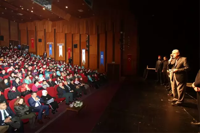 Milli şairimiz Akif ''Vatan İçin Korkma'' tiyatro oyunuyla anıldı