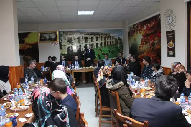 Sarıkaya'da Teog'da Dereceye Giren Öğrencilere Yemek Verildi