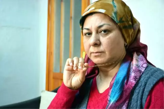Şehit Oğlunun Nişan Yüzüğünü Boynunda Taşıyor
