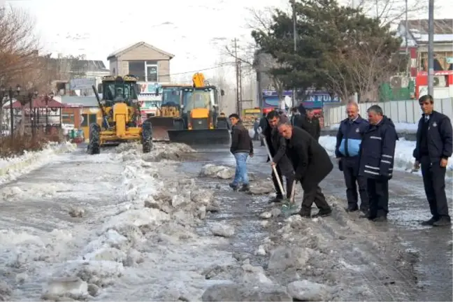 Kayyum, Muradiye Belediyesi'nde Çalışmalara Başladı