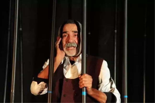 Cezaevinde 'Son Kuşlar' Oyunu Sahnelendi