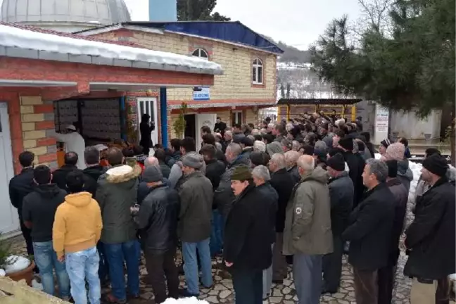Bursa'da Eşinin Öldürdüğü Fatma, Sinop'ta Toprağa Verildi