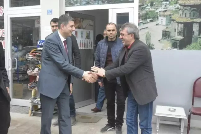 Kaymakam Öztürk, Stk'ları Geziyor