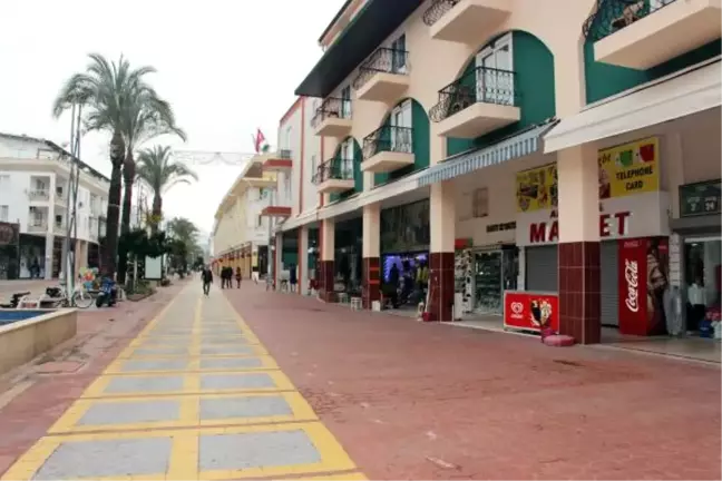 Rus Turistin Gözdesi Kemer'de Esnaf Yılı Kredilerle Geçirdi
