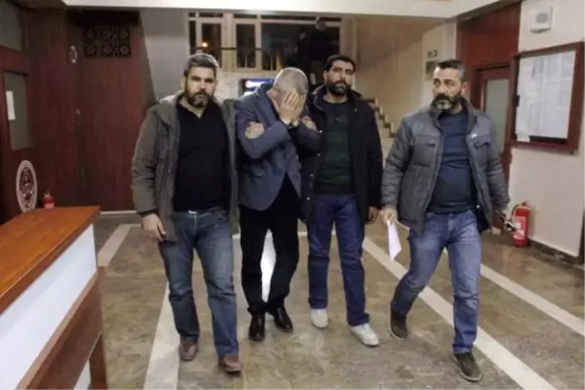 'Fetö'den Kurtaracağım' Diyerek Dolandıran Sahte Müfettiş Suçüstü Yakalandı