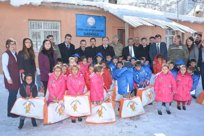 Van Büyükşehir Belediyesinden Öğrencilere Yardım