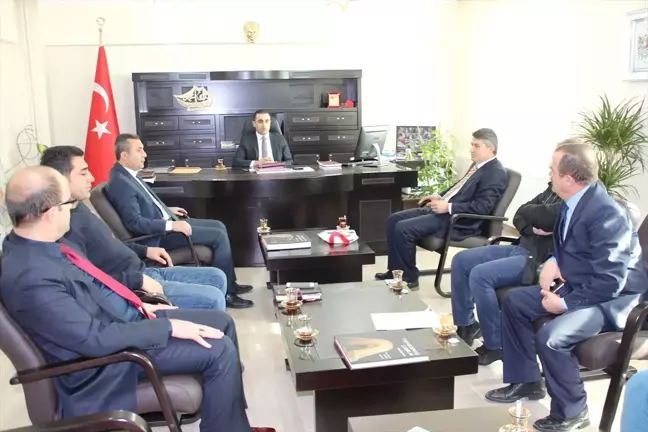 Bitlis Platformu'ndan, Kaymakam Alibeyoğlu'na Plaket