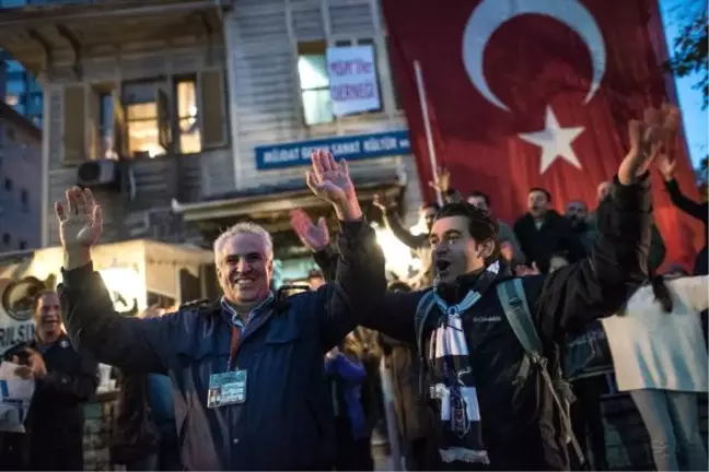 Taraftarlardan Saldırıya Uğrayan Sanat Merkezine Destek Eylemi