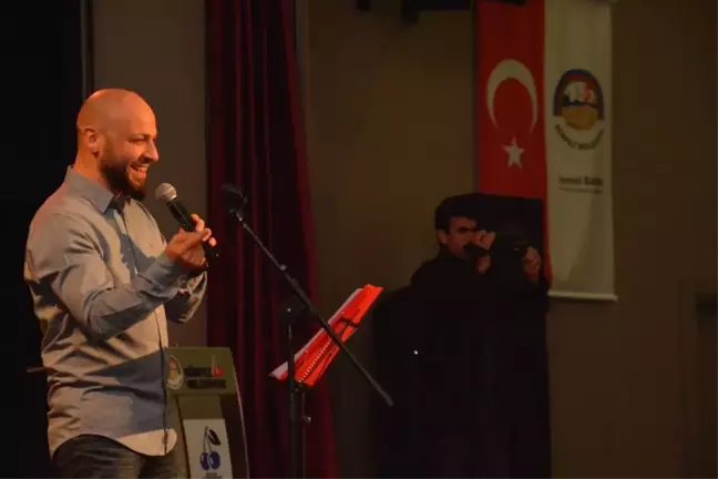 Tezeoğlu'ndan Körfez'de Şiir Dolu Gece